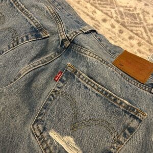 Women’s Levi 501’s